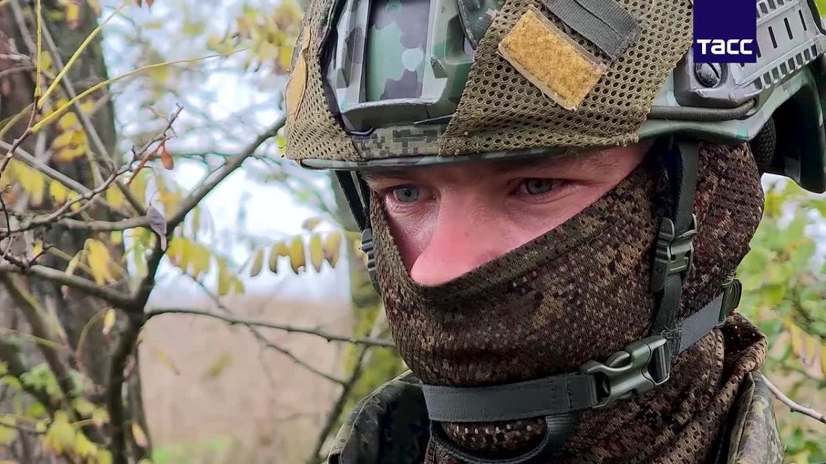 Для захода в Тимошевку в Запорожской области российские войска применили тактику просачивания, рассказал ТАСС командир штурмового взвода с позывным Троха