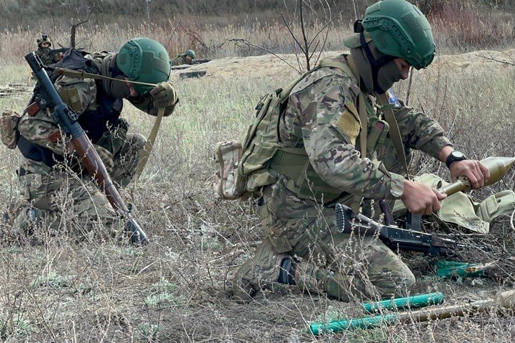 Группировка «Днепр» уничтожила до 40 бойцов ВСУ и три станции РЭБ