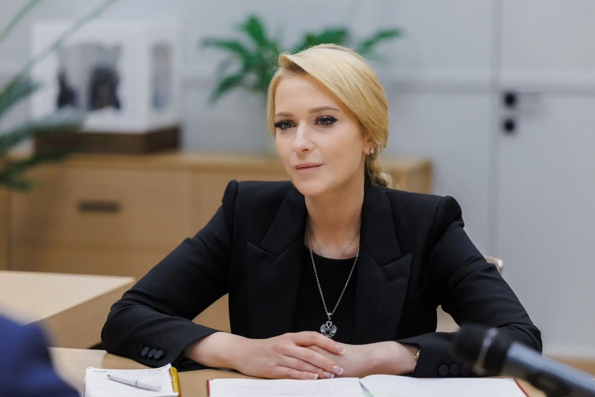 Яна Лантратова, Уполномоченный по правам человека, отвергает заявления украинской стороны о насильственном вывозе семей с детьми из Алешек, ссылаясь на украинское законодательство
