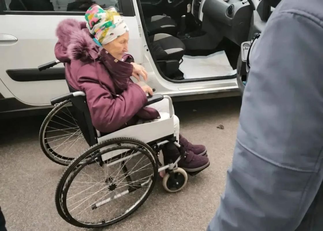 Одинокую пожилую маломобильную жительницу Днепрян устроили в Геническую ЦРБ