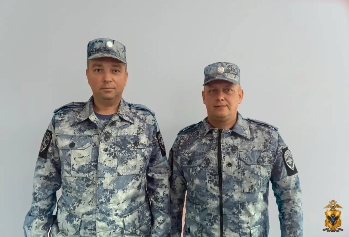 21 октября 2026 года в Скадовском округе полицейские оказали первую помощь и доставили в больницу водителя микроавтобуса, получившего травмы ног после атаки БПЛА