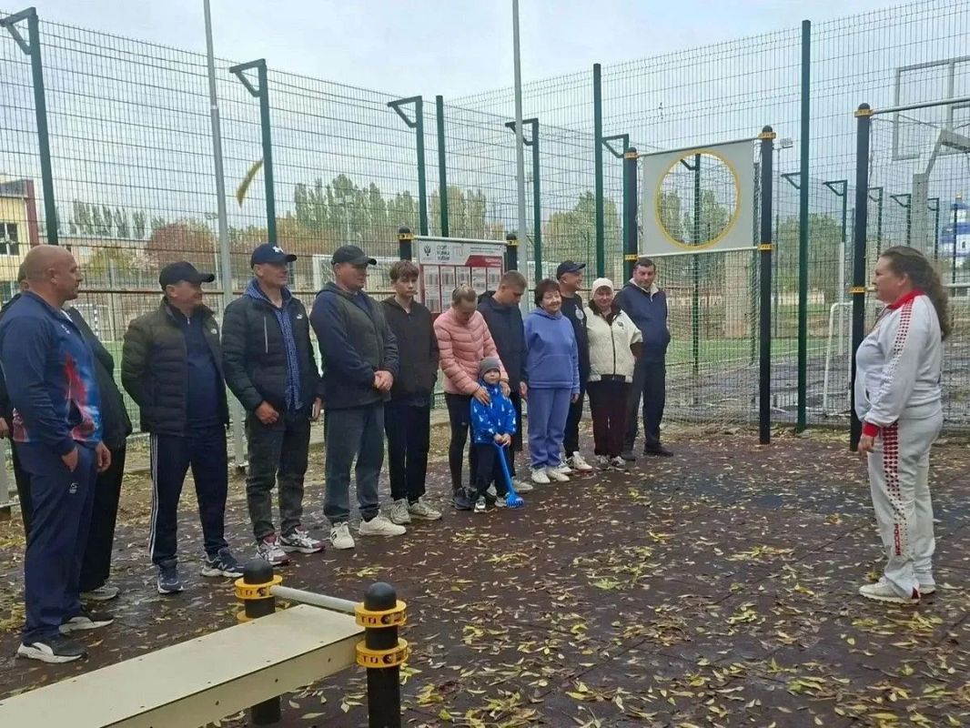Скадовчане вышли на зарядку в центре города