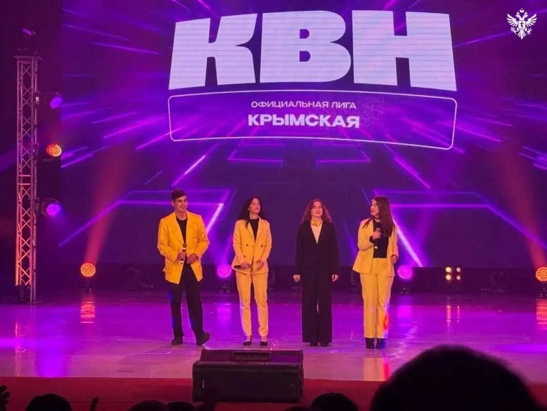 Команда «Рука в синице» из Скадовска вышла в финал Крымской лиги КВН