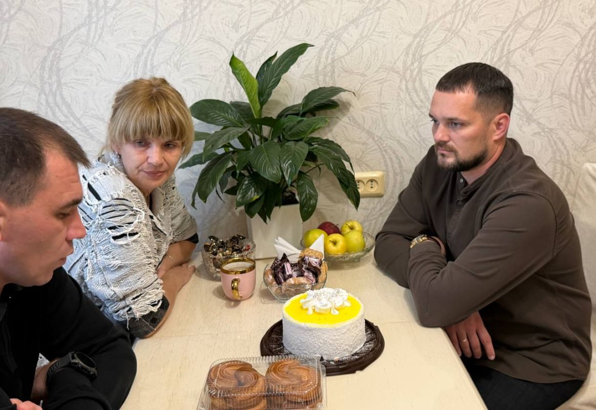 Рамиль Замалетдинов: В Ульяновске встретился с уроженками Херсонской области, Ириной Николаевной и Анной Викторовной вместе с участником СВО, депутатом Ульяновской городской Думы Антоном Шиловым