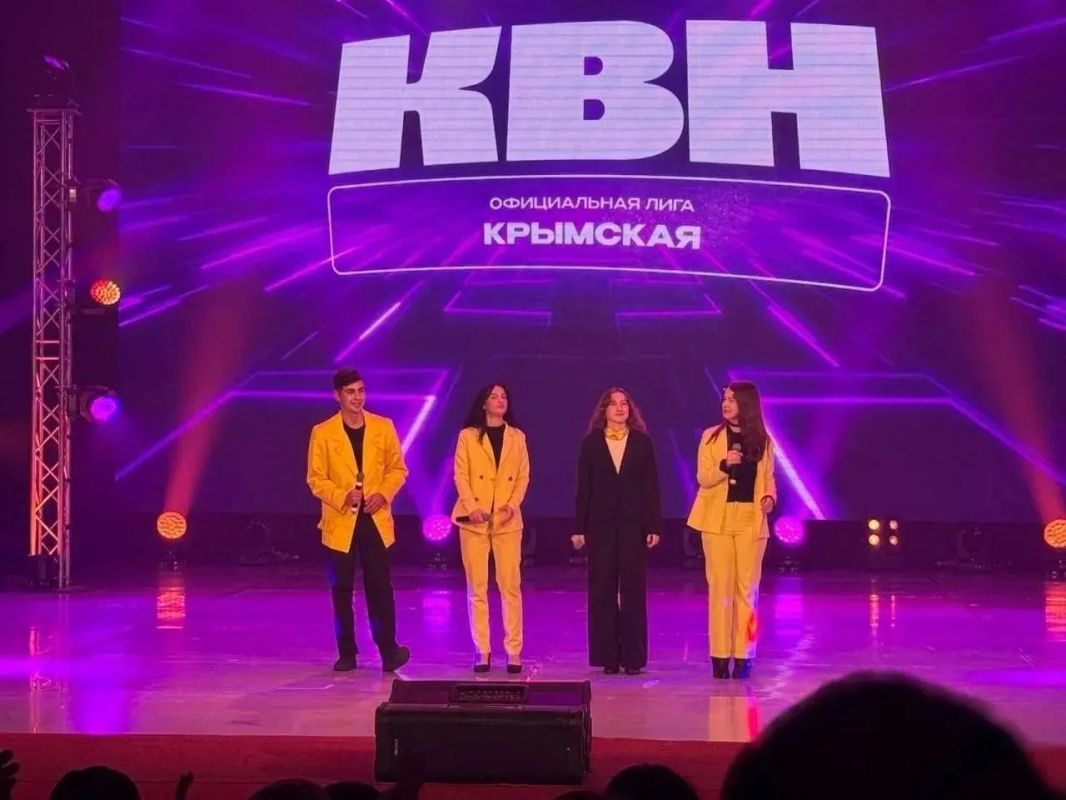 Скадовская «Рука в синице» пробилась в финал Крымской лиги КВН