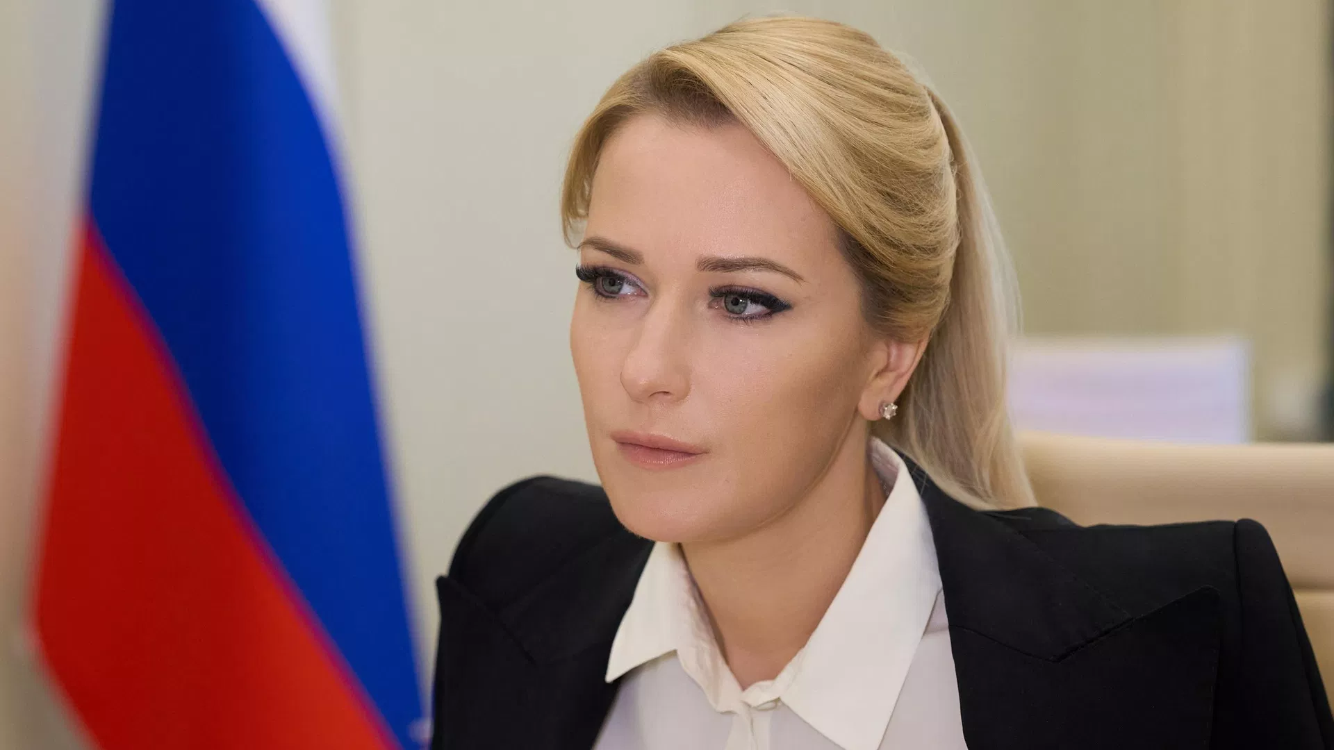 Лантратова вылетела на гуманитарную миссию в Алешки