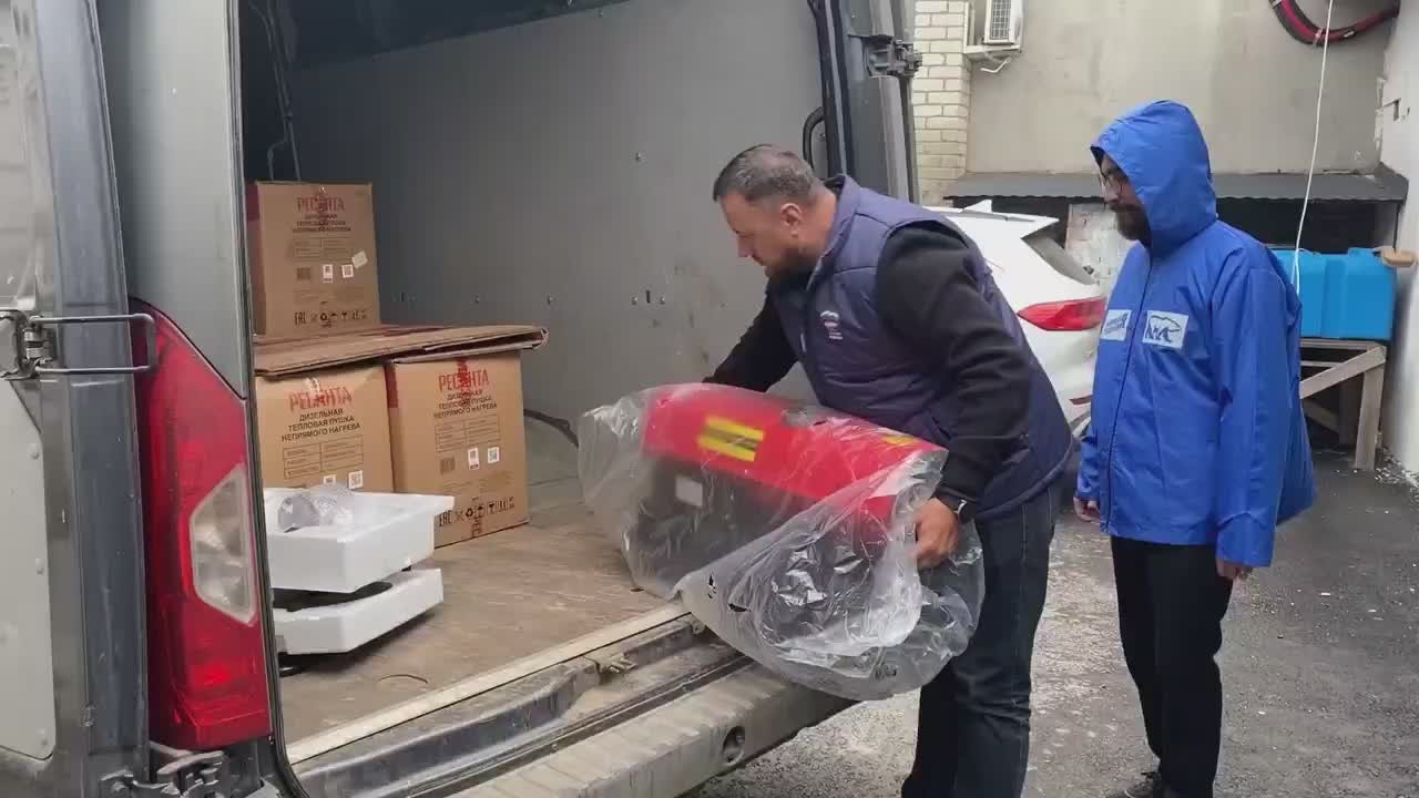 Единая Россия передала тепловые пушки в ПВР, где находятся эвакуированные из города Алёшки