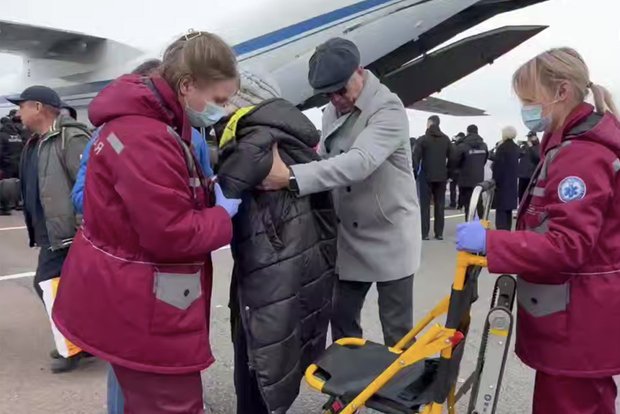Пожелавшие эвакуироваться на Украину жители Алешек приземлились в Гомеле